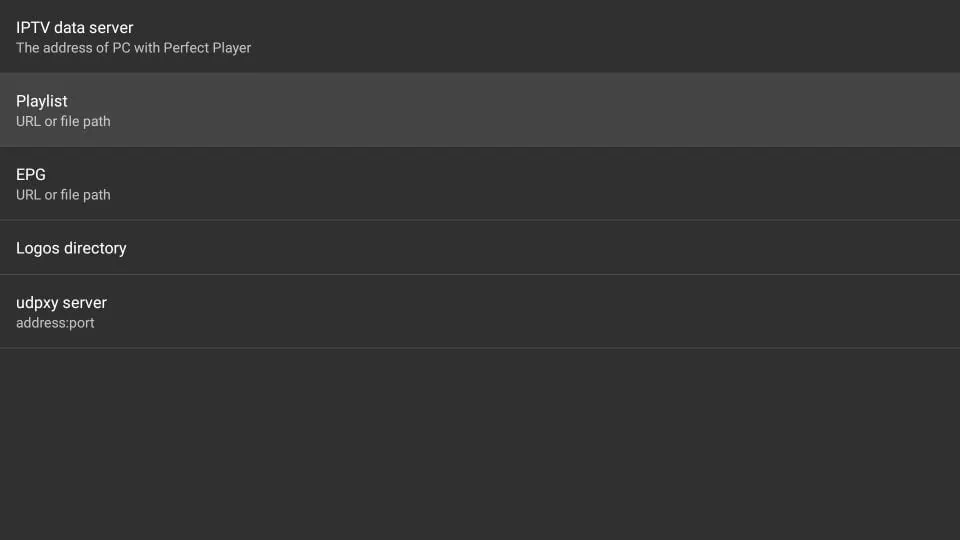 Pantalla de configuración general con campos para servidores y listas IPTV